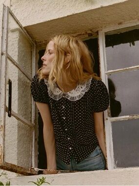 Doen Black Polka Dot Puff-Sleeve Blouse with Lace Collar